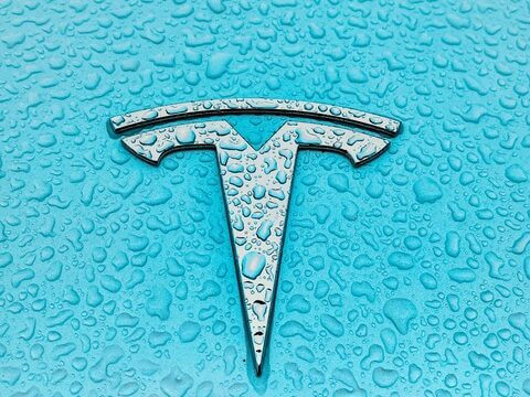 Explore Tesla CFO Kirkhorn's wealth accumulation during his tenure, contrasting with CEO Elon Musk's remarkable net worth.